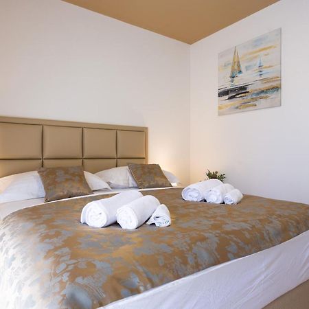 ספליט Luxury Rooms Fetivi מראה חיצוני תמונה
